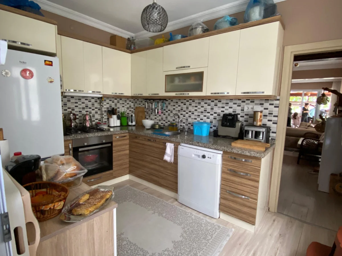 Denize Y&uuml;r&uuml;me Mesafesinde 5+1 Satılık Tripleks Villa - Büyük 6