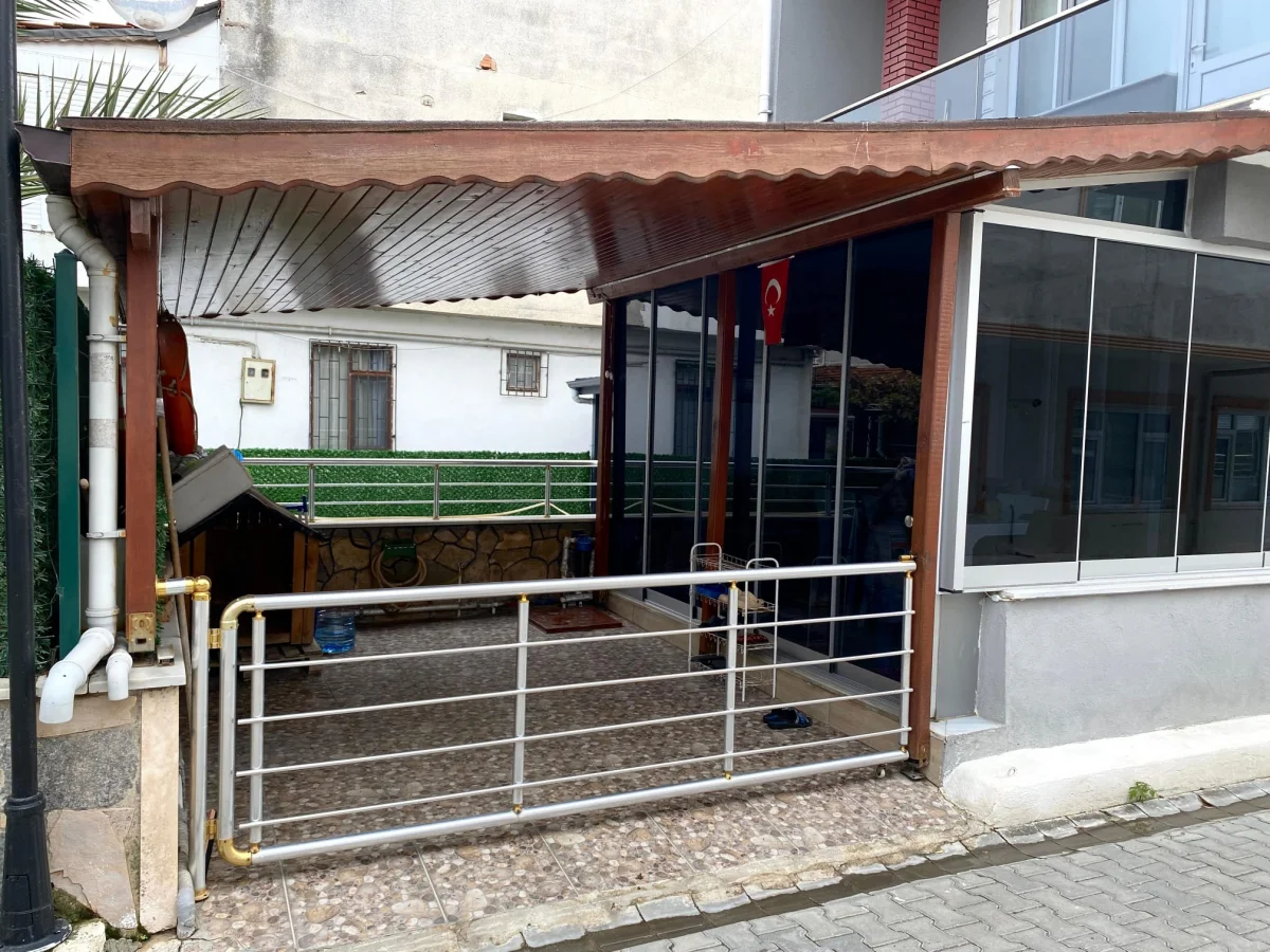 Denize Y&uuml;r&uuml;me Mesafesinde 5+1 Satılık Tripleks Villa - Büyük 11