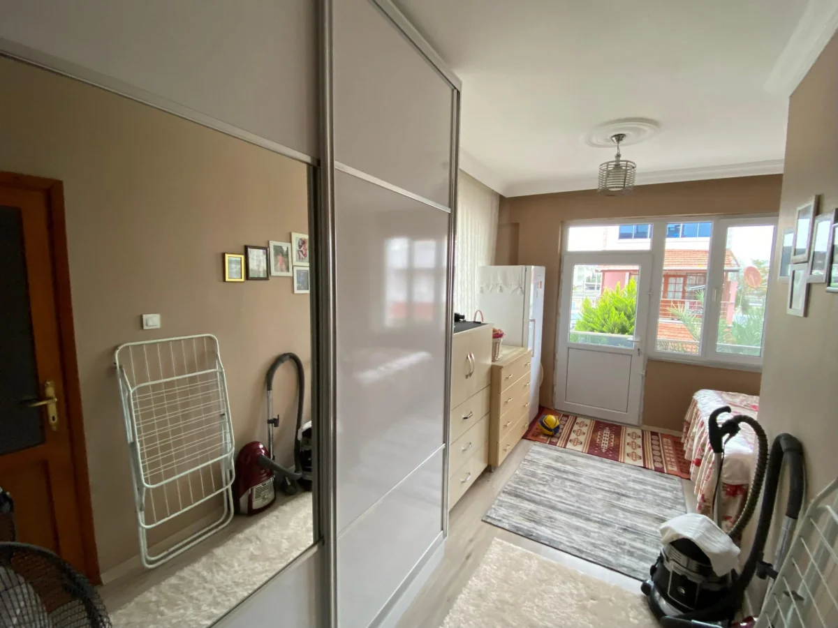 Denize Y&uuml;r&uuml;me Mesafesinde 5+1 Satılık Tripleks Villa - Büyük 15