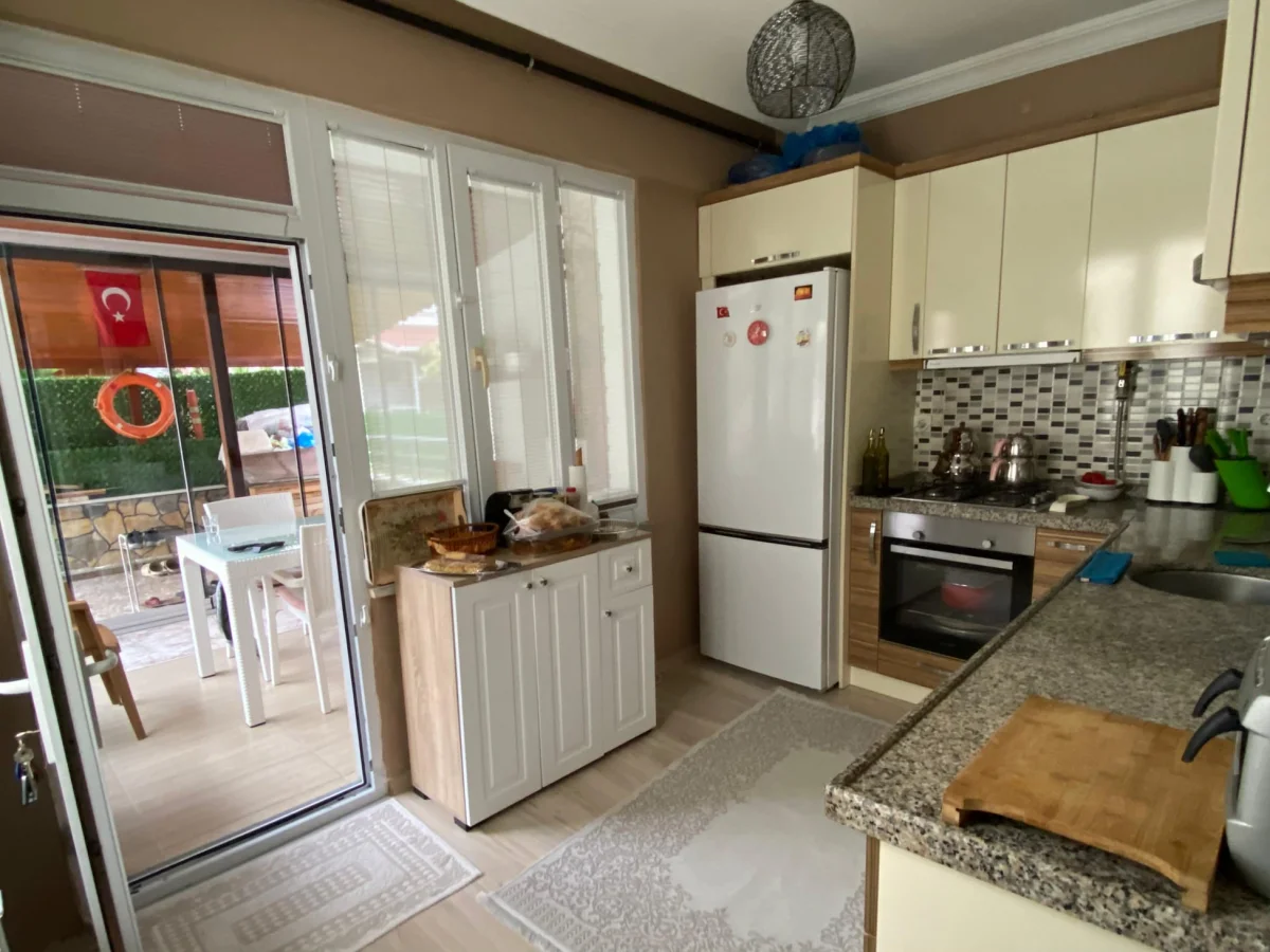 Denize Y&uuml;r&uuml;me Mesafesinde 5+1 Satılık Tripleks Villa - Büyük 18