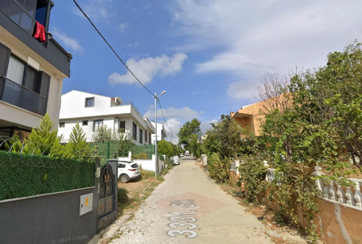 Caddeye Cephe 2.275 M² Ticari+Konut İmarlı Arsa