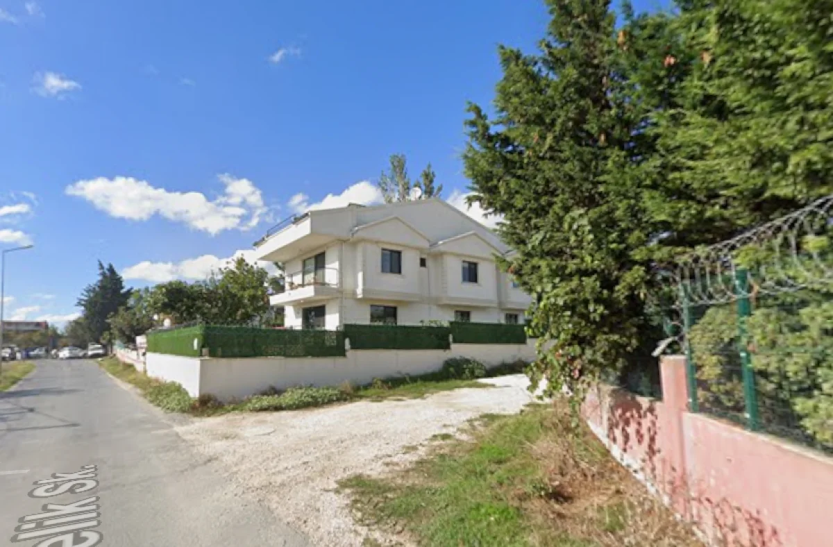 Büyükçekmece Kamiloba'da Ticari+Konut İmarlı Satılık Arsa