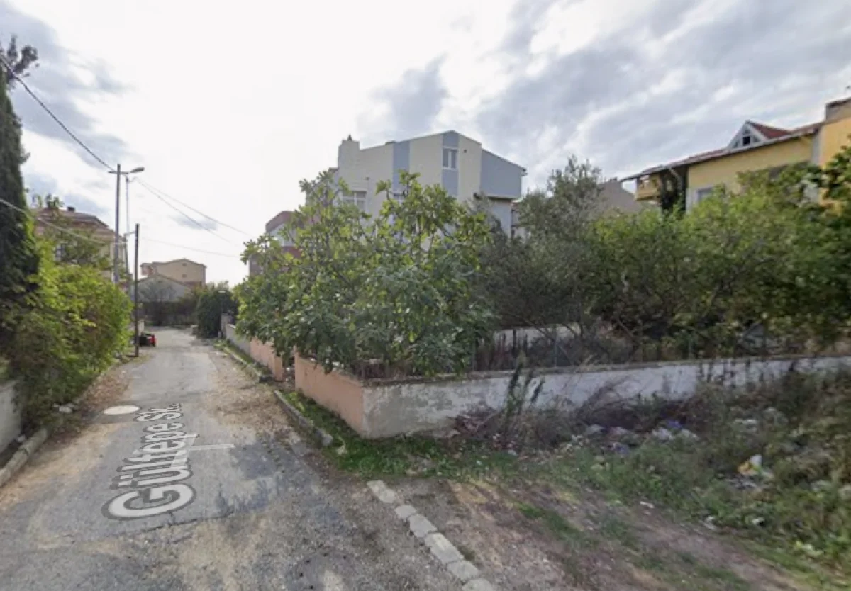 Büyükçekmece Kamiloba'da 3 Kat Konut İmarlı Satılık Arsa