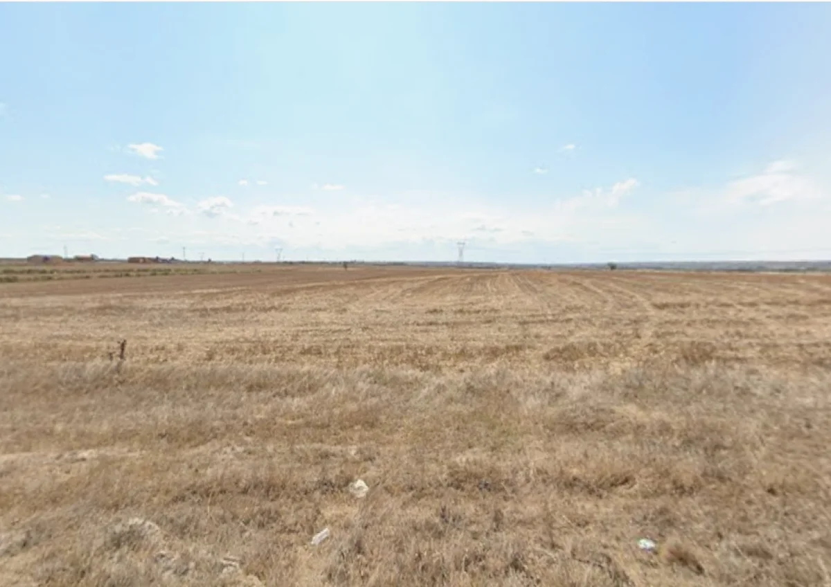 Saray'da 4.352 M² Satılık Tarla