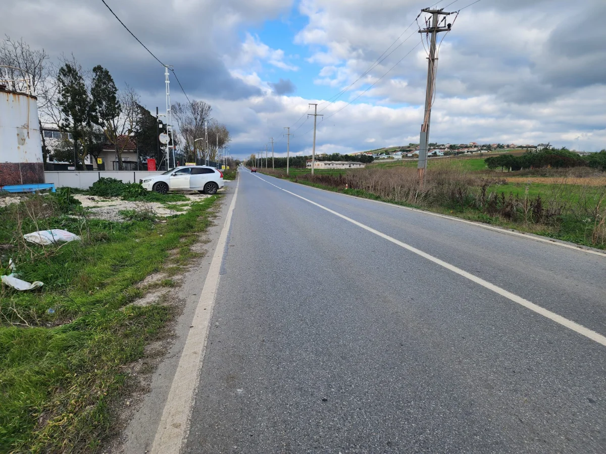Silivri Kavaklı''da Ana Yola Cephe Satılık Arsa - Büyük 0