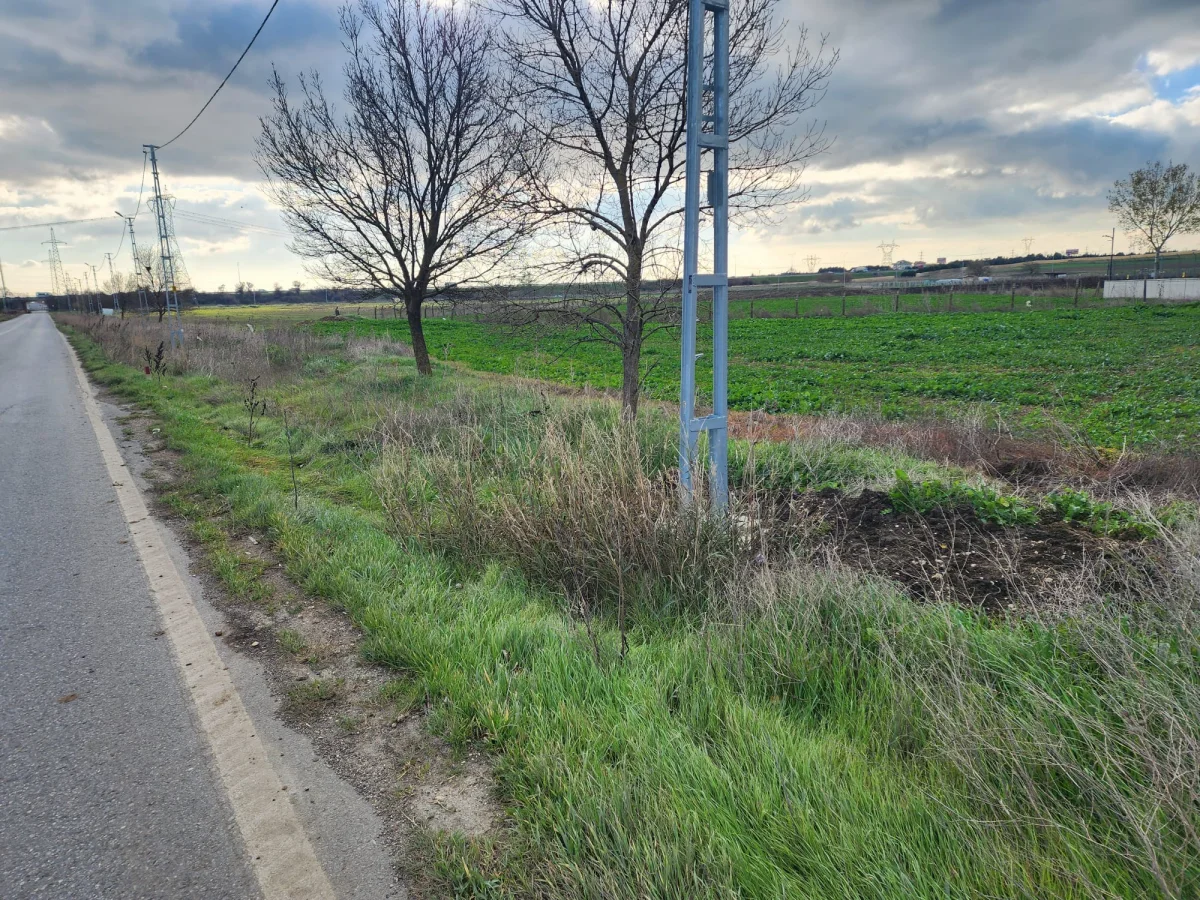 Silivri Kavaklı''da Ana Yola Cephe Satılık Arsa - Büyük 8