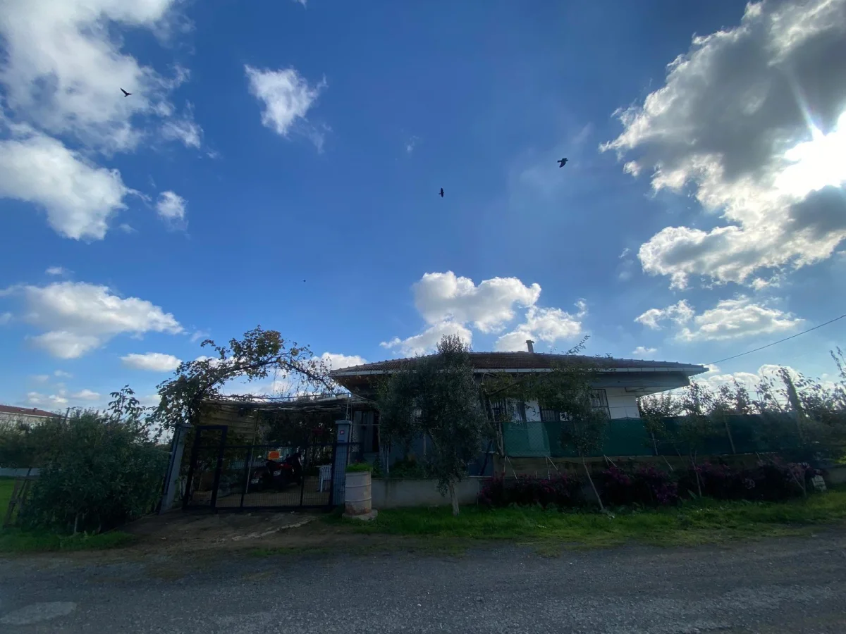 SİLİVRİ  DEĞİRMENK&Ouml;Y 3+1 M&Uuml;STAKİL BAH&Ccedil;ELİ SATILIK ARSA + EV