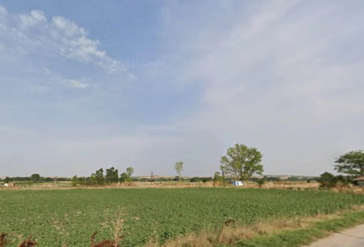 K&ouml;ye Y&uuml;r&uuml;me Mesafesinde 1020 M&sup2; Bah&ccedil;e Nitelikli