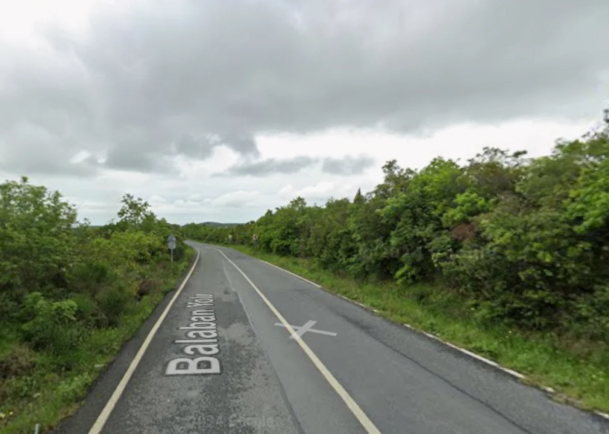 Arnavutk&ouml;yde Caddeye Cephe Satılık Tarla