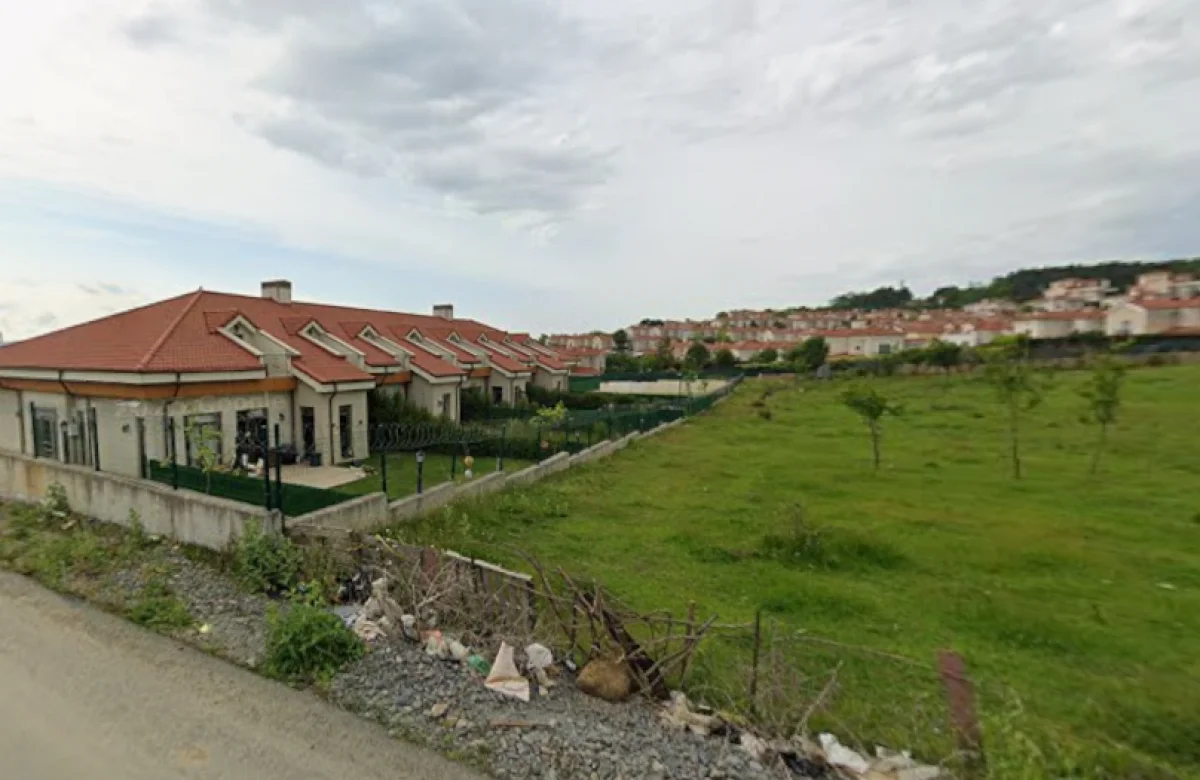 Arnavutk&ouml;y'de 18.571 M&sup2; Villa İmarlı Satılık Arsa