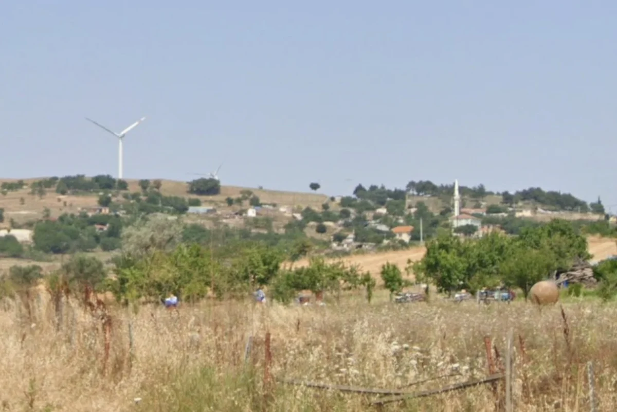 &Ccedil;eltik'te Mahalle İ&ccedil;erisinde Satılık Tarla