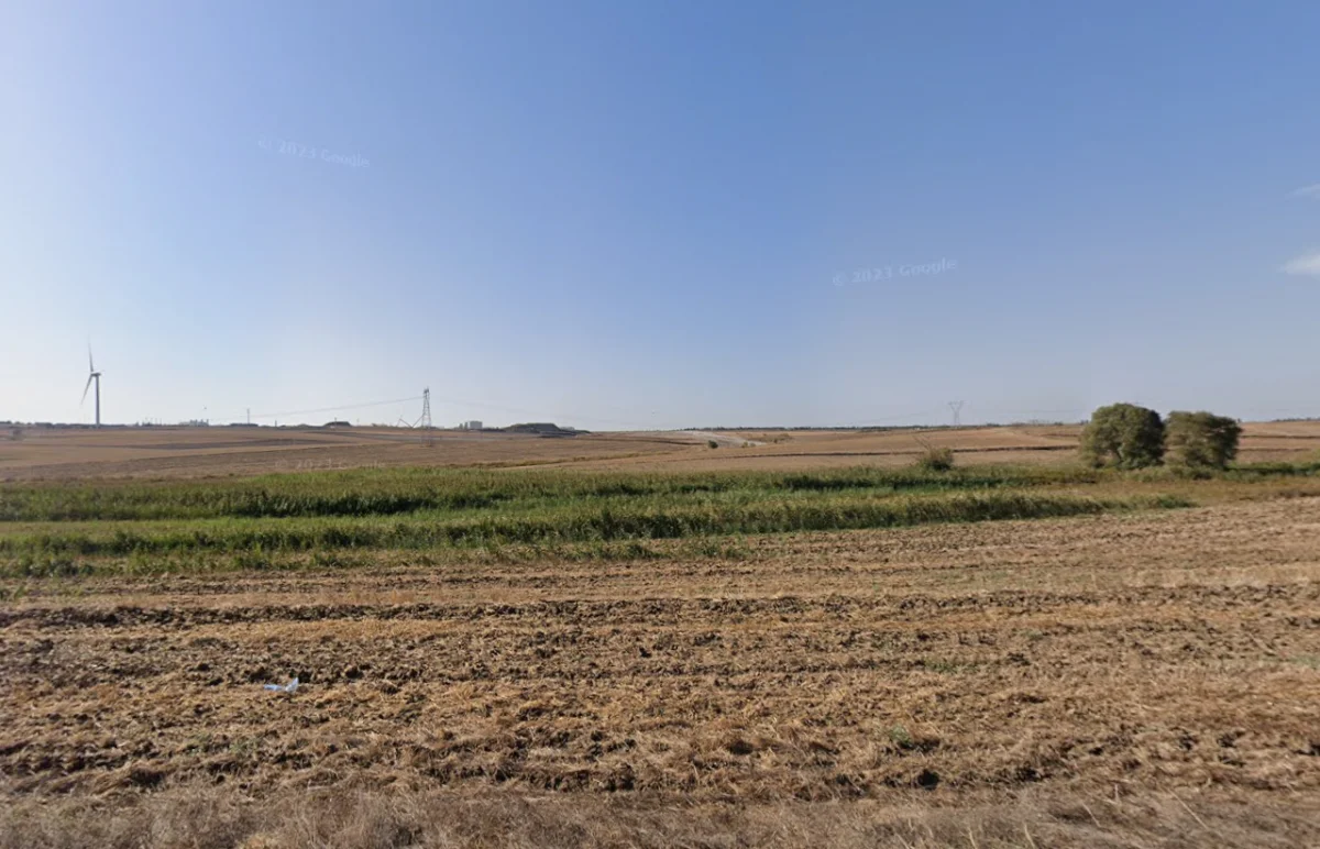 Alipaşa'da 10 D&ouml;n&uuml;m Satılık Tarla