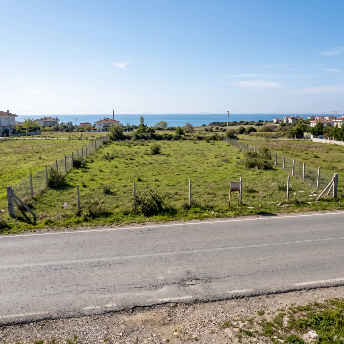 NAKİT HAZIR! SANCAKTEPE MAH. E-5 DENİZ TARAFINDA 400-600 m&sup2; ARSA